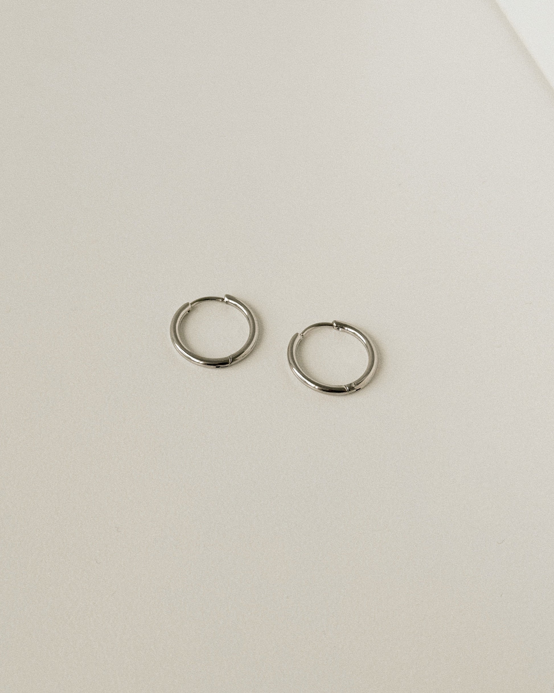 Everyday Medium Hoops in Silver