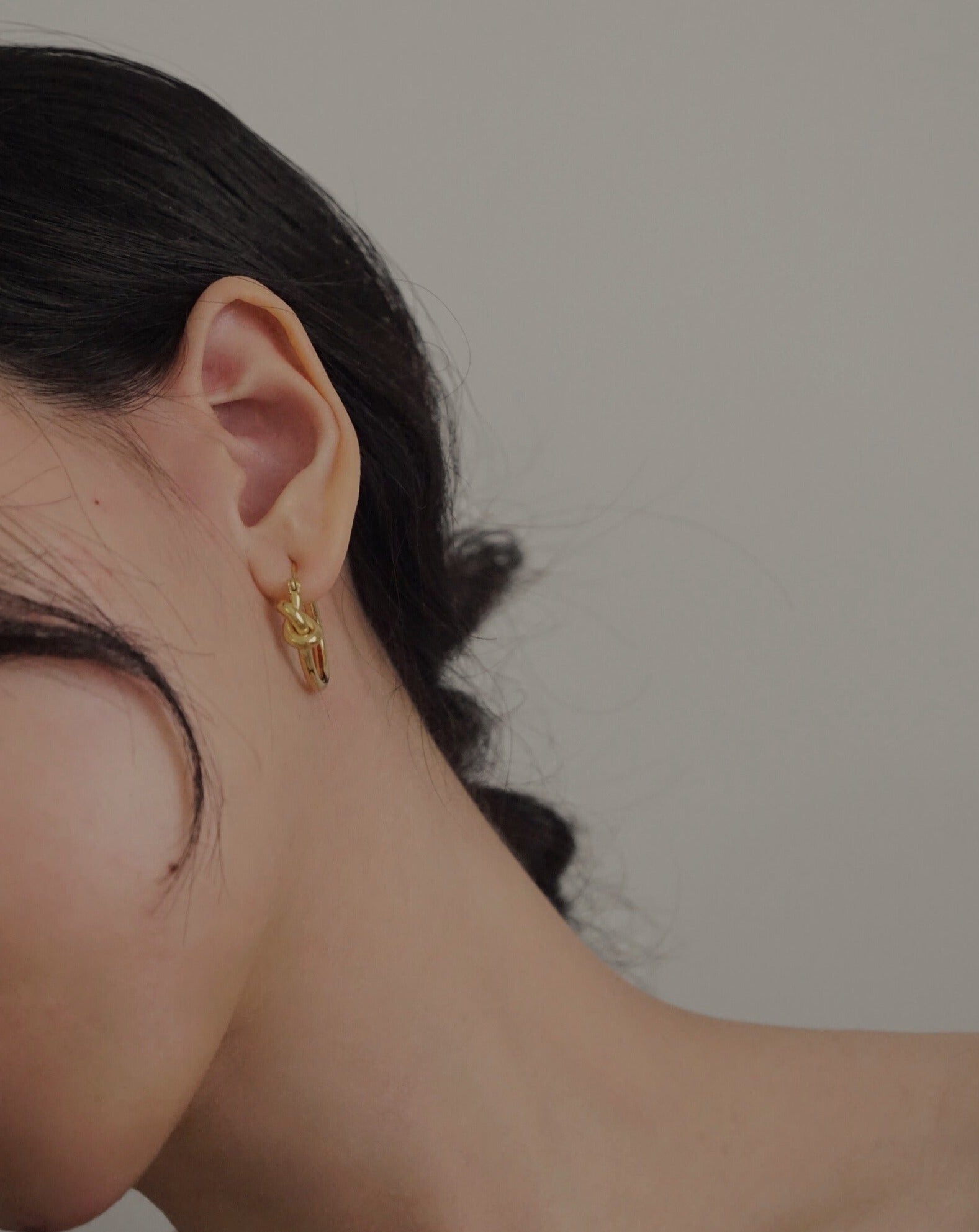Classic Knot Hoops in Gold