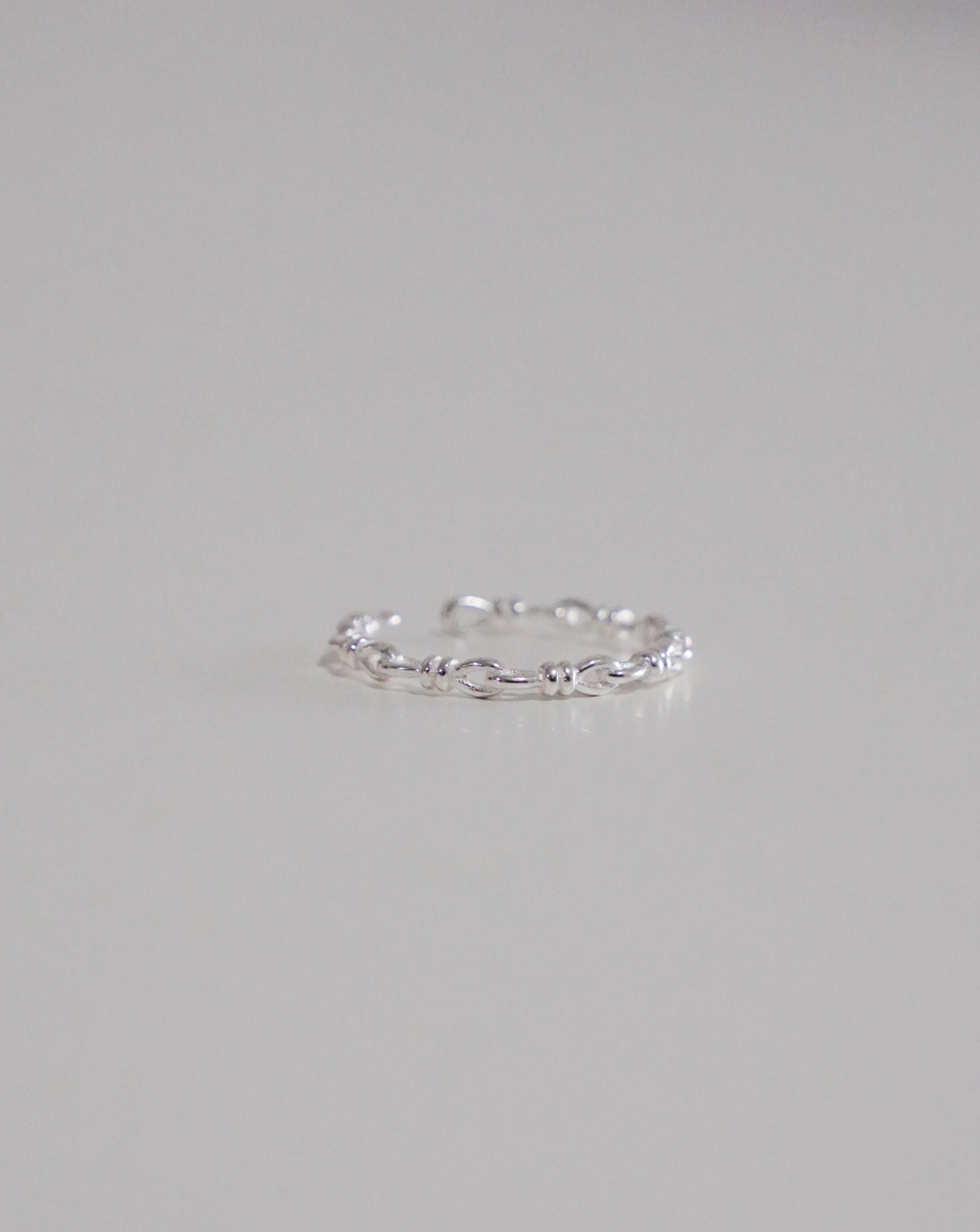 Knotted Infini Ring