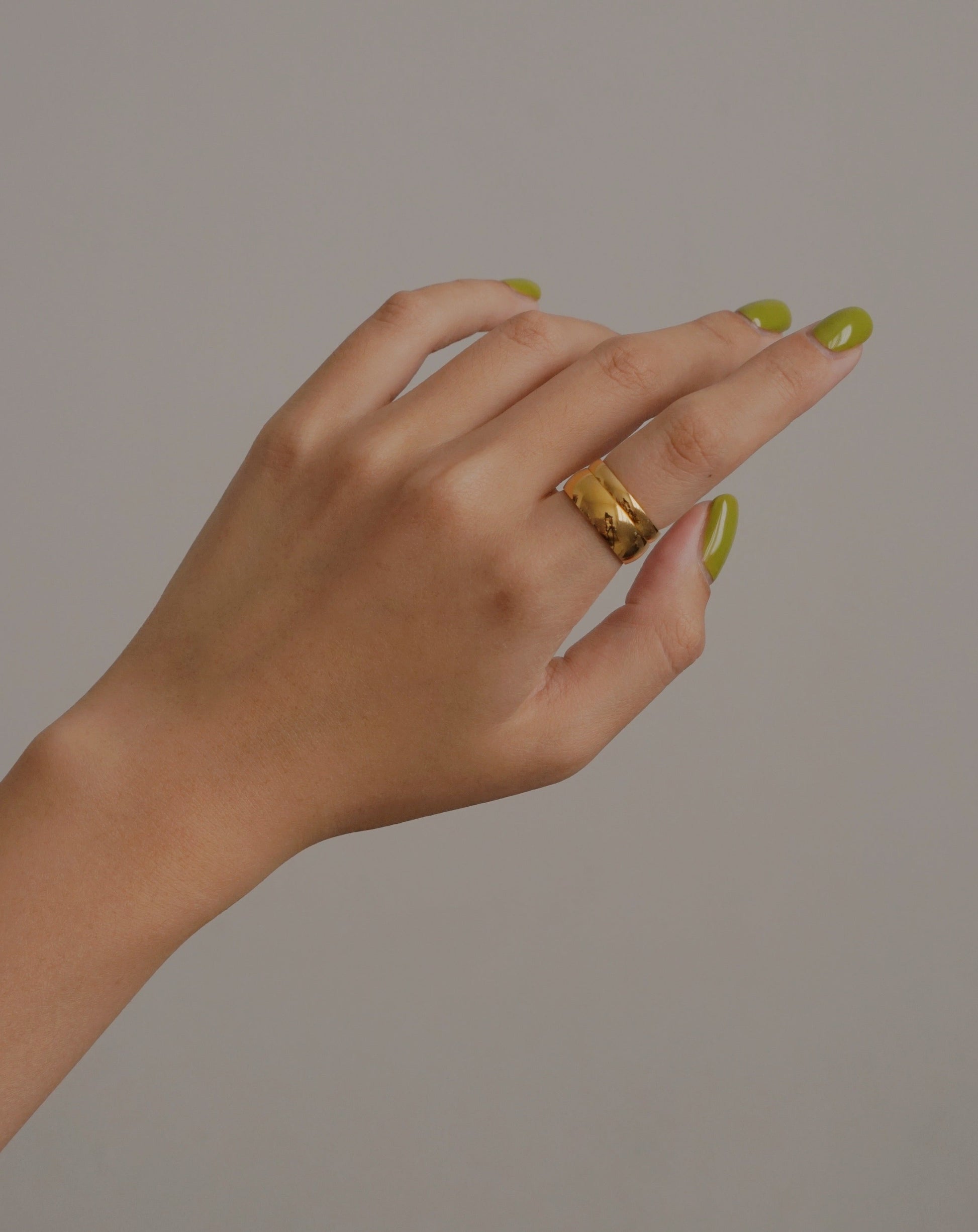 6mm Curve Band in Gold