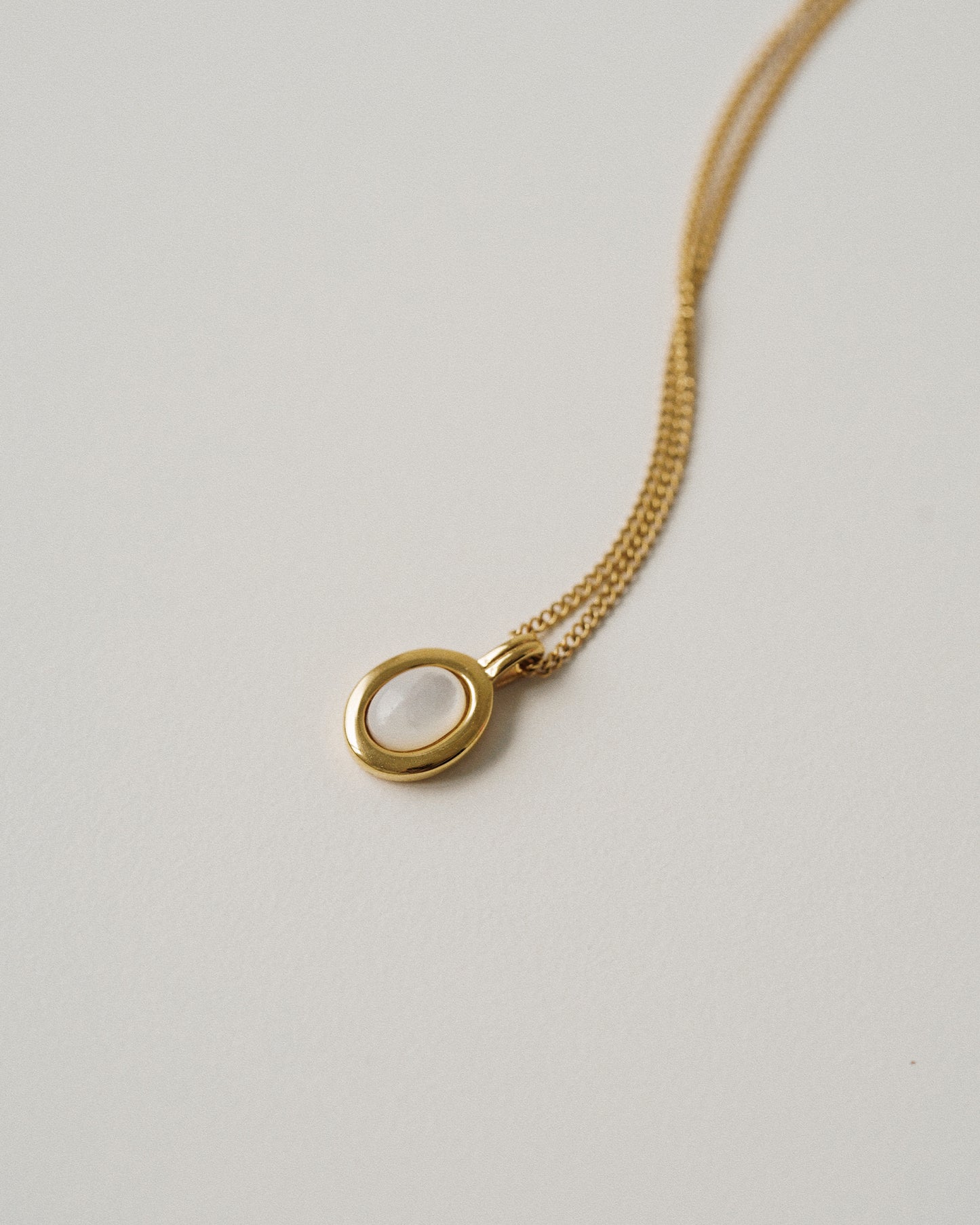 Oval Lunara Pendant Necklace