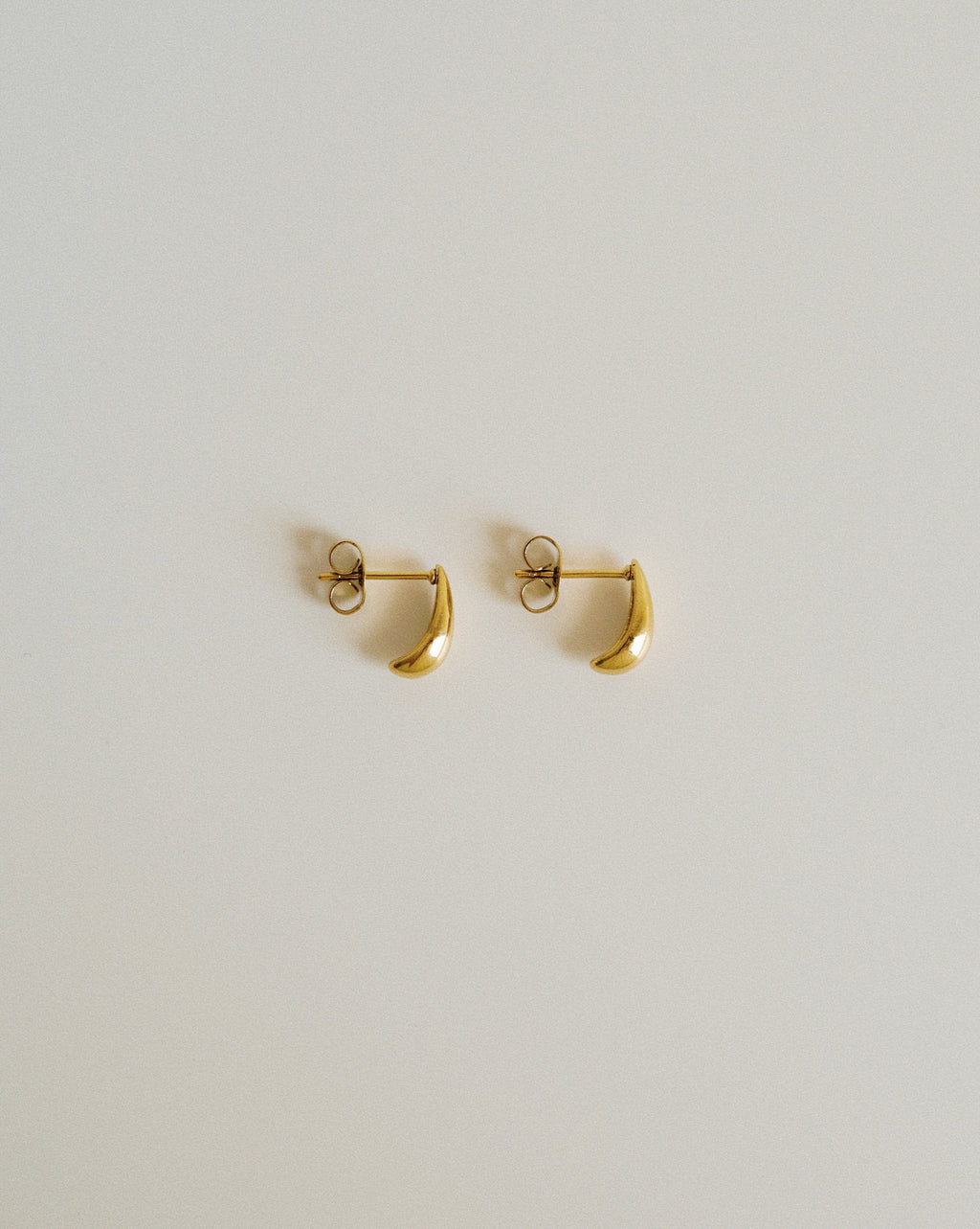 Droplet Stud Earrings in Gold