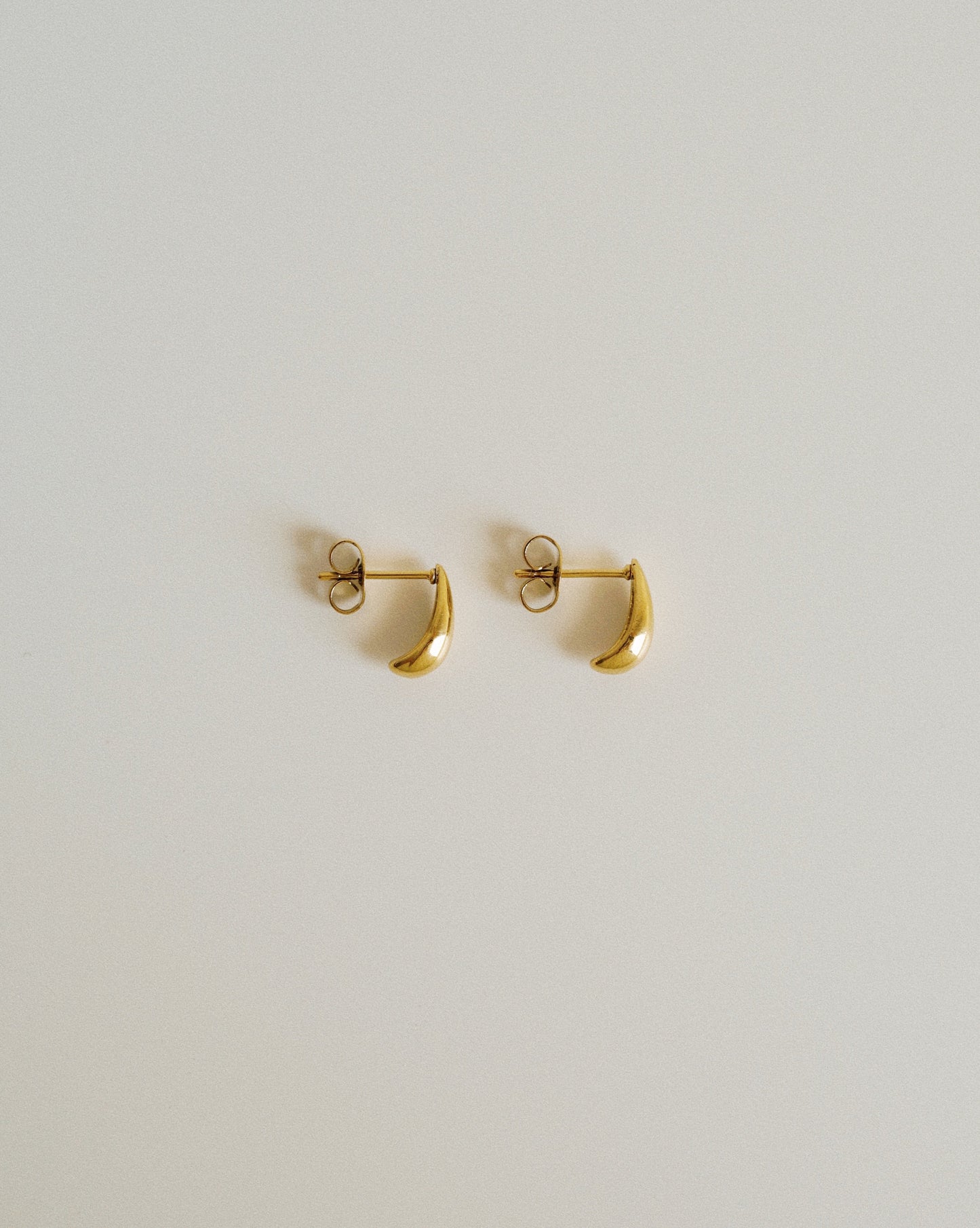 Droplet Stud Earrings in Gold