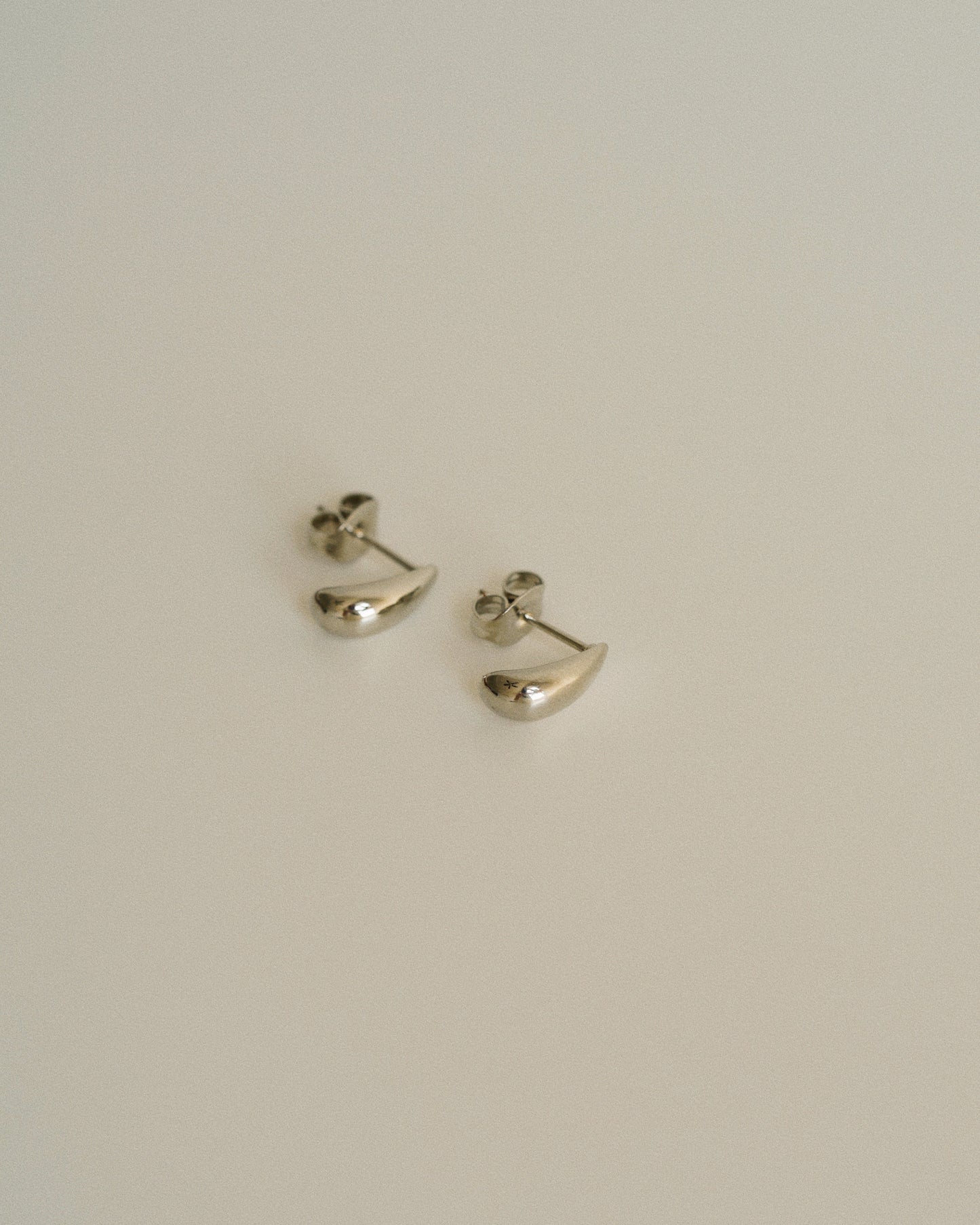 Droplet Stud Earrings in Silver