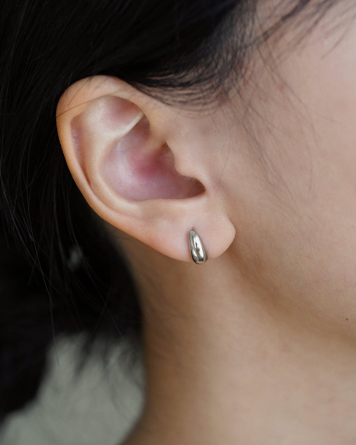 Droplet Stud Earrings in Silver