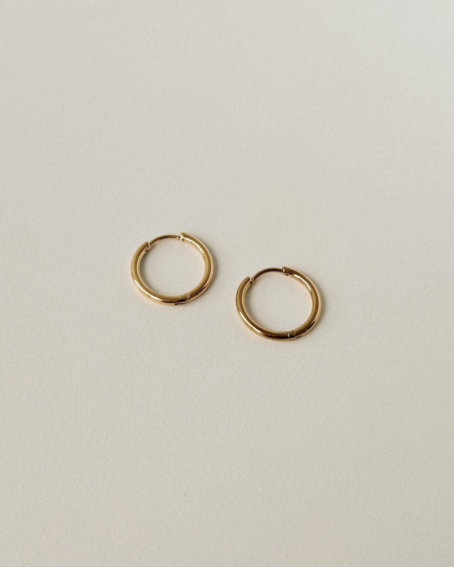 Everyday Medium Hoops in Gold