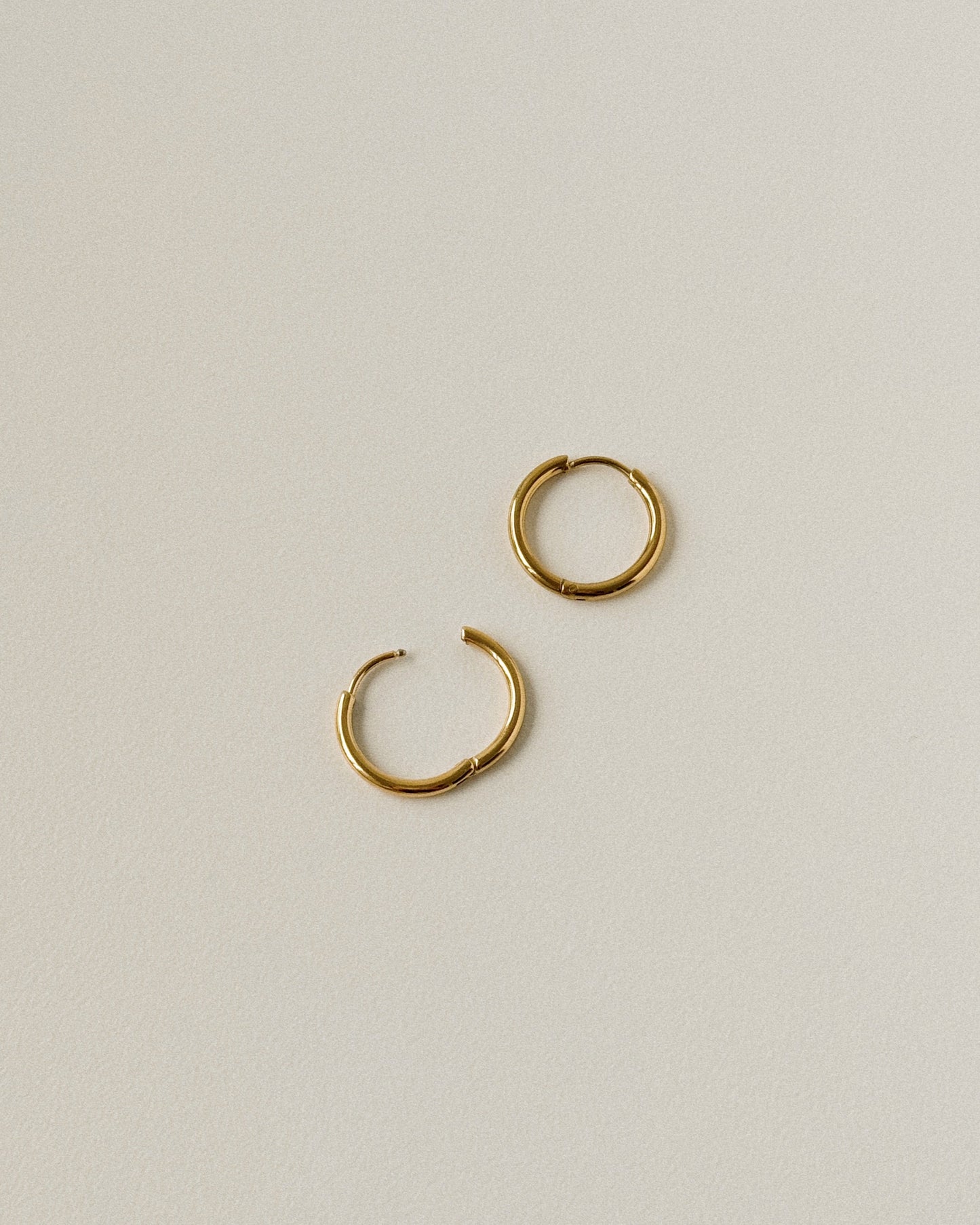 Everyday Medium Hoops in Gold