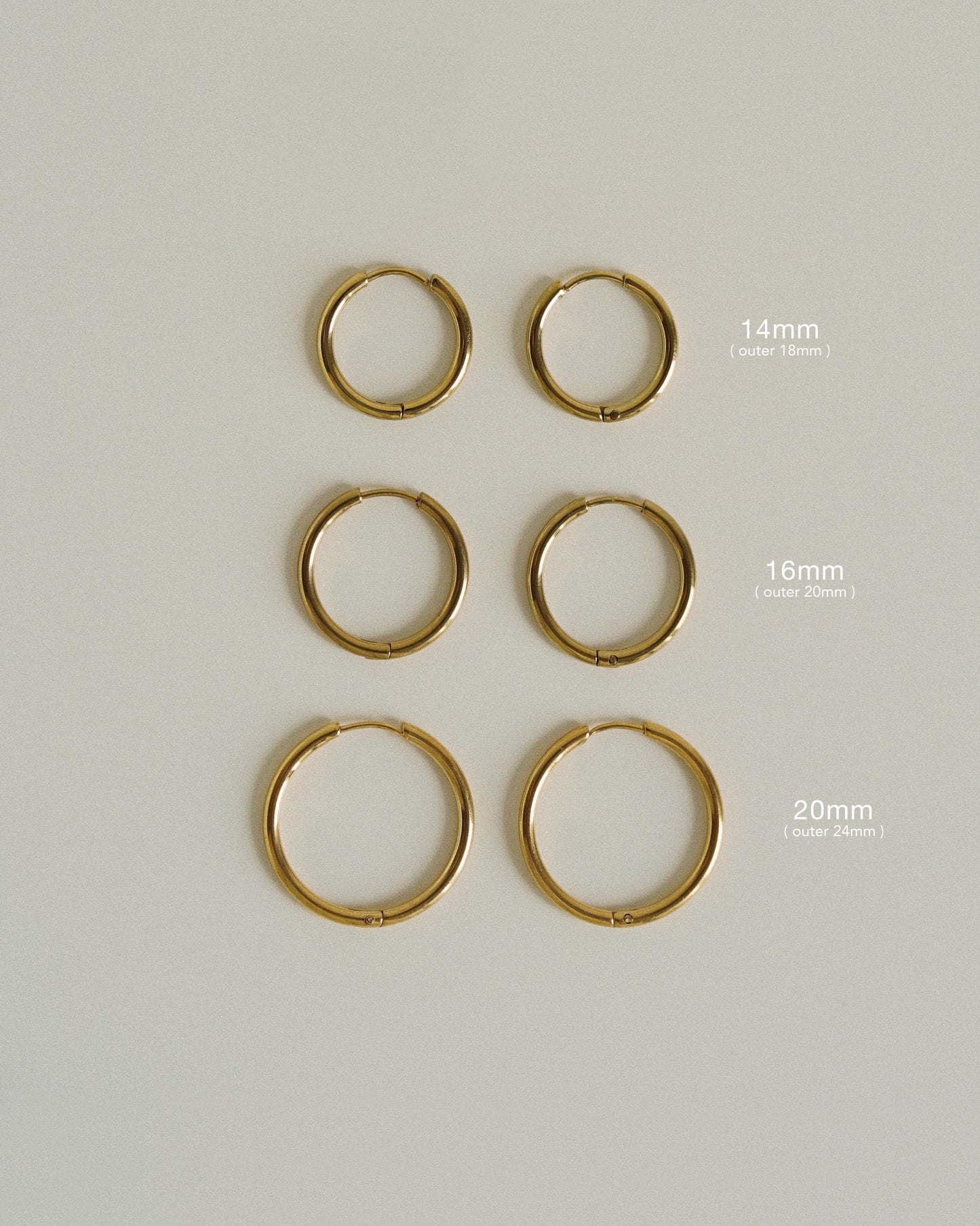 Everyday Medium Hoops in Gold