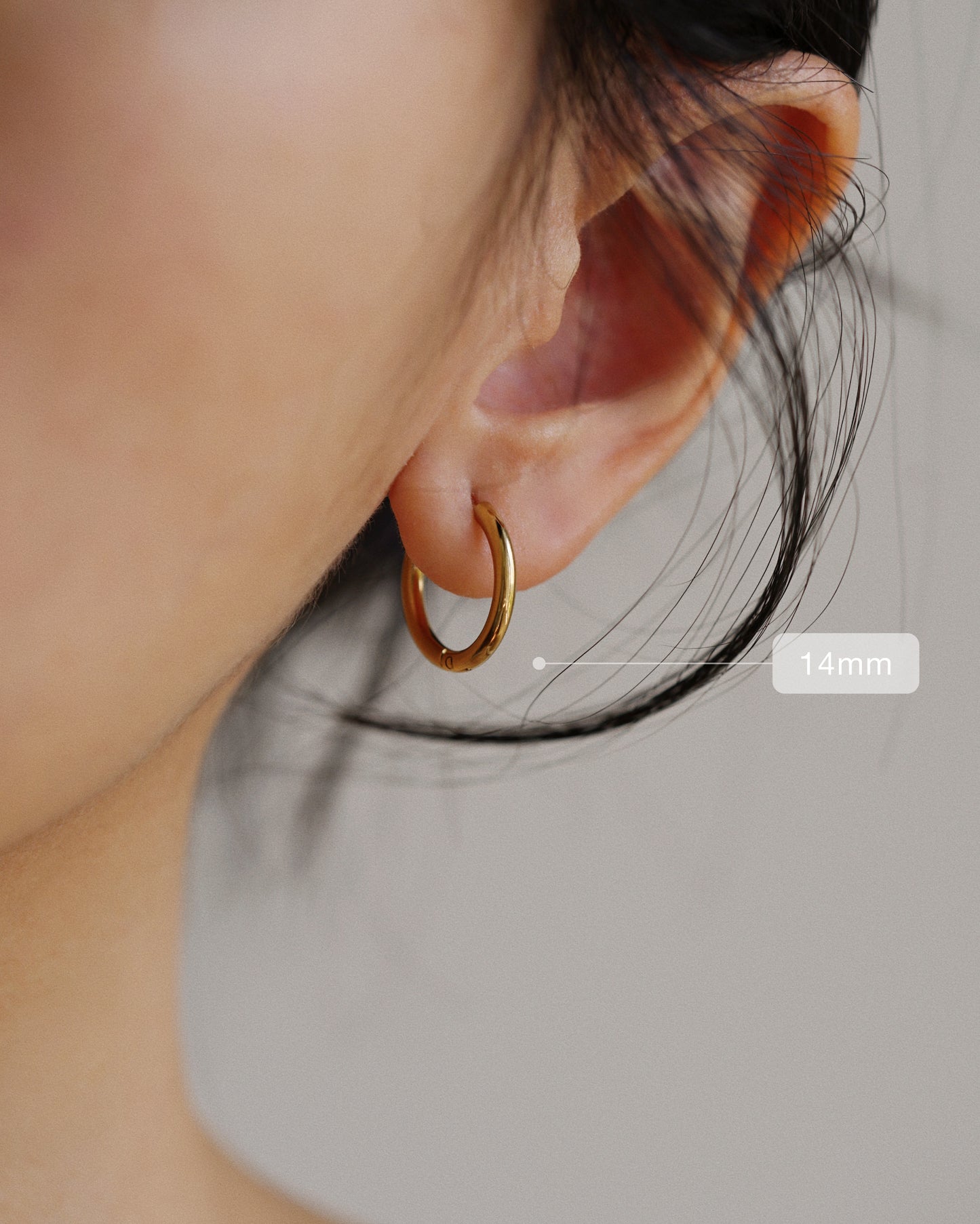 Everyday Medium Hoops in Gold