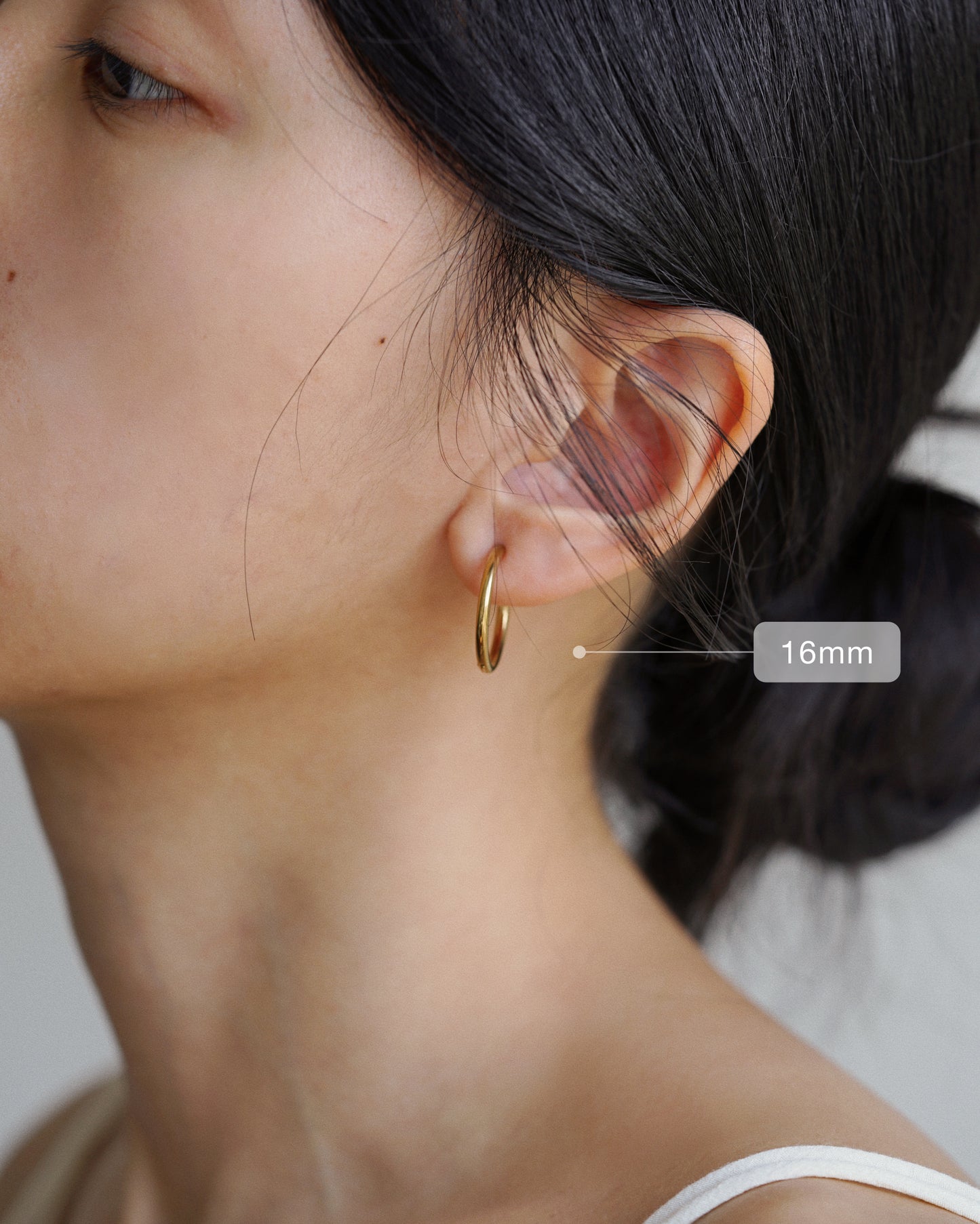 Everyday Medium Hoops in Gold