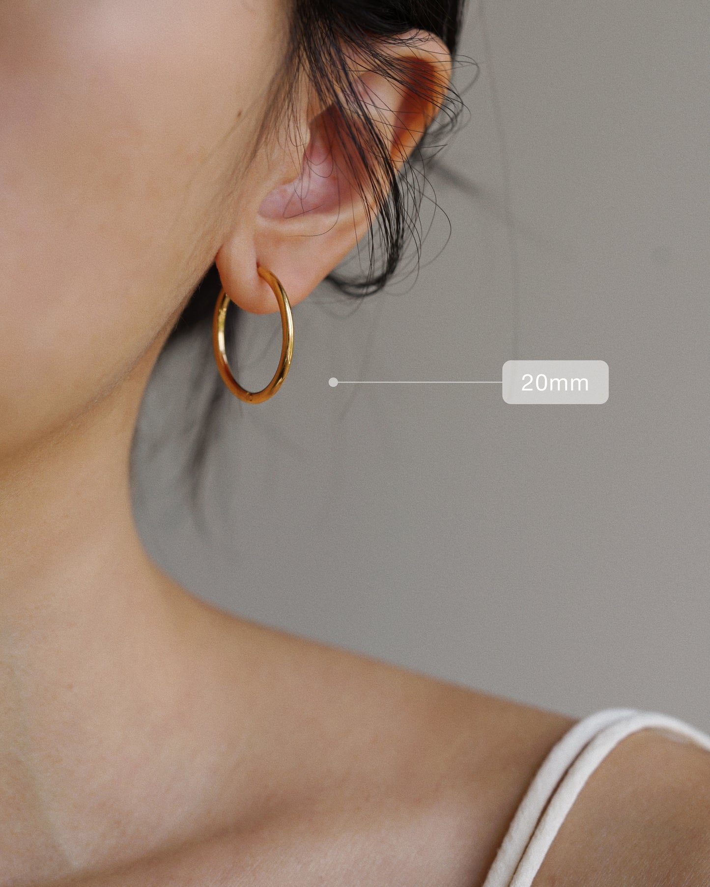 Everyday Medium Hoops in Gold