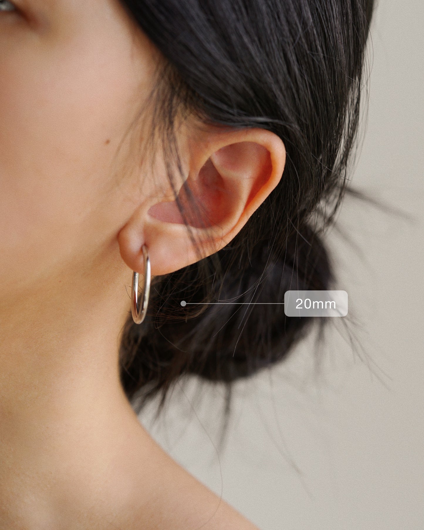 Everyday Medium Hoops in Silver