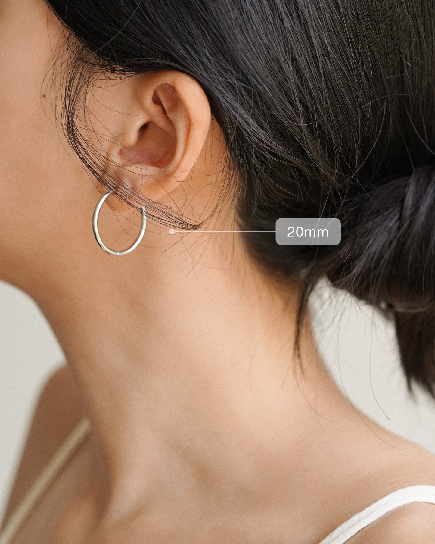 Everyday Medium Hoops in Silver