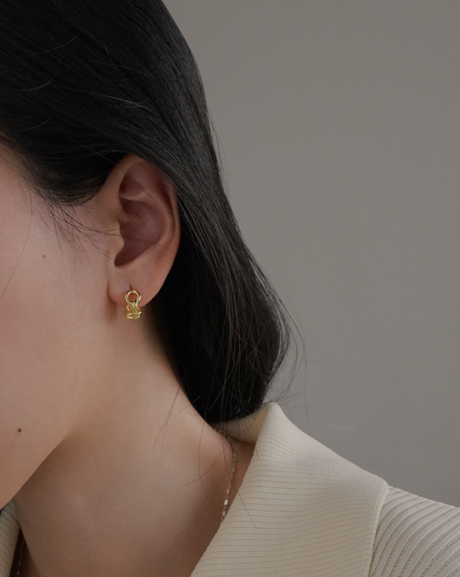 Leia Knot Hoops in Gold