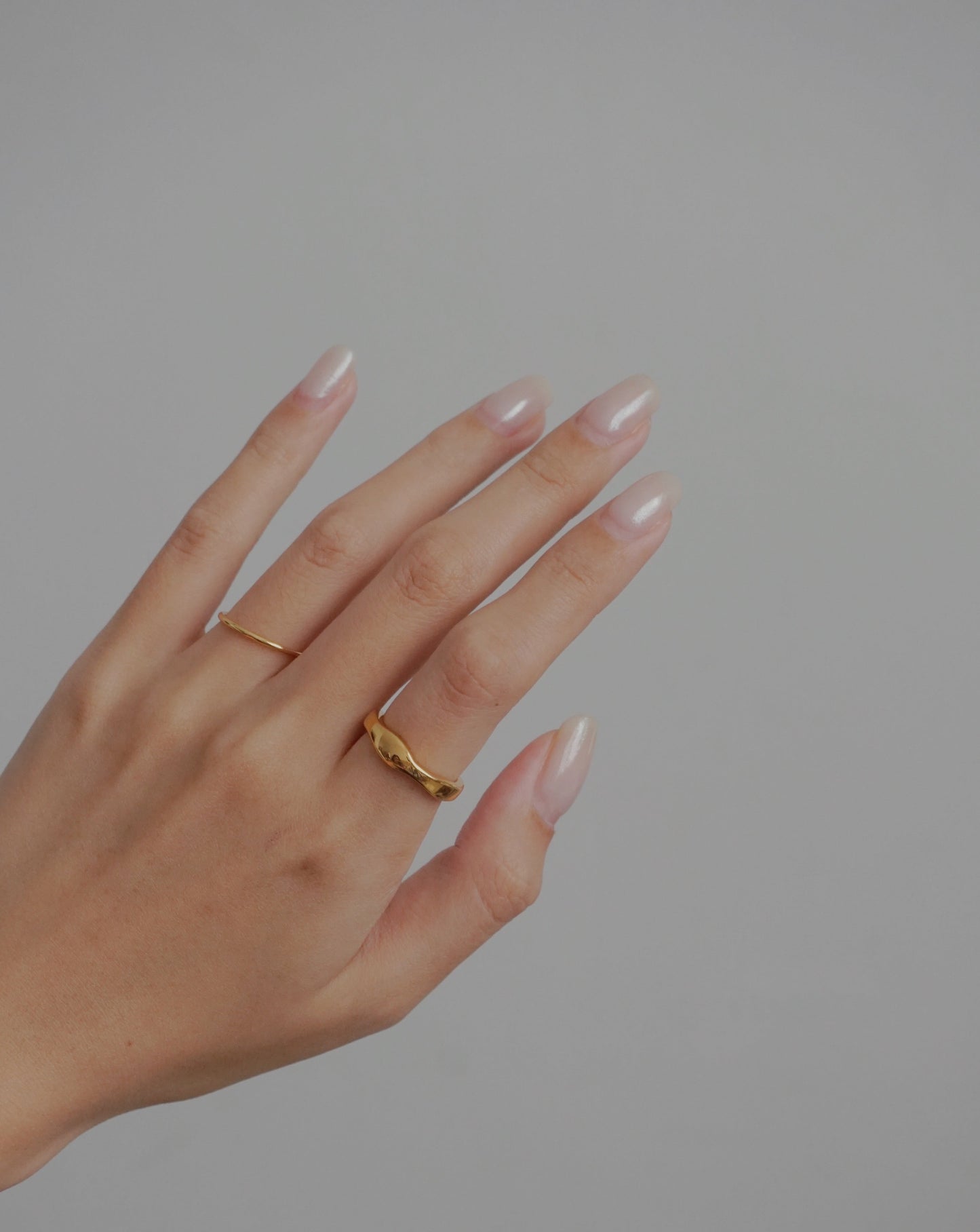 Wavy Ring in Gold