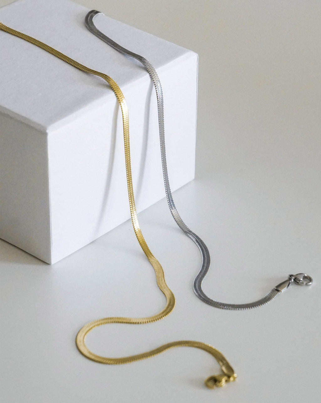 Satin Choker in Gold