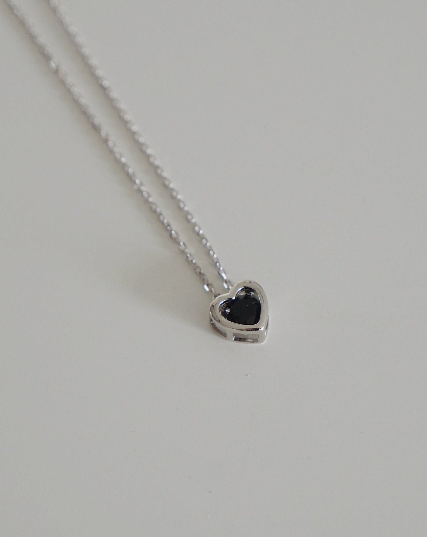[Reject] Black Heart Pendant Necklace