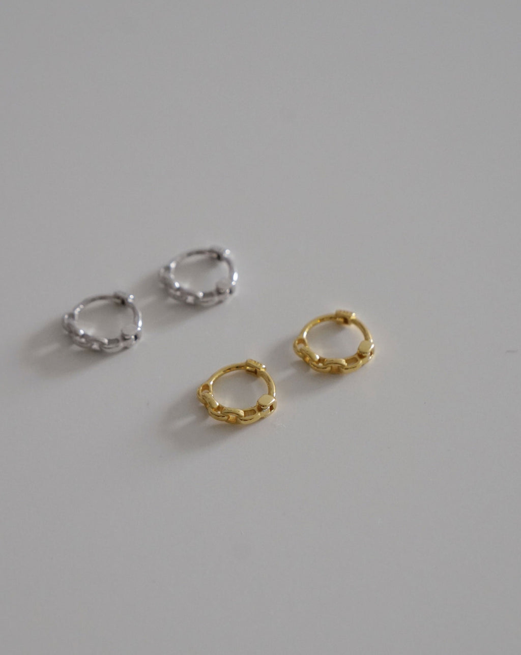 Mini Chain Hoops in Gold