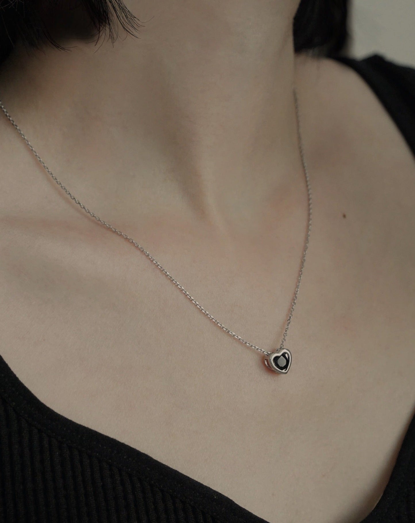 [Reject] Black Heart Pendant Necklace