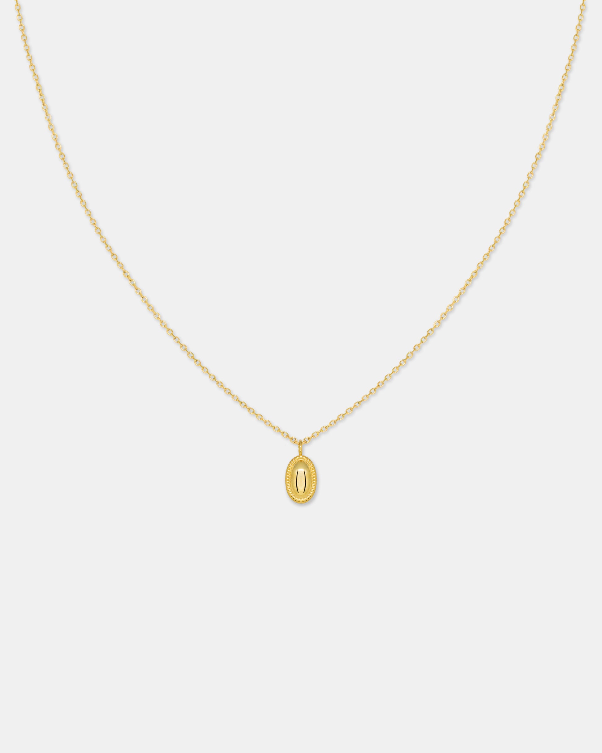 Oval Pendant Necklace in Gold